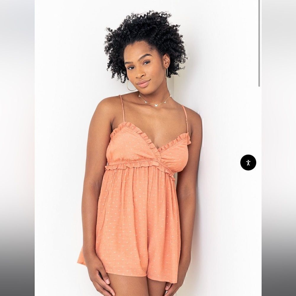 A beautiful NWT juniper blu orange romper